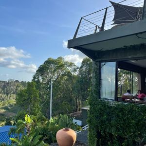 Meet your Posher, Ilo